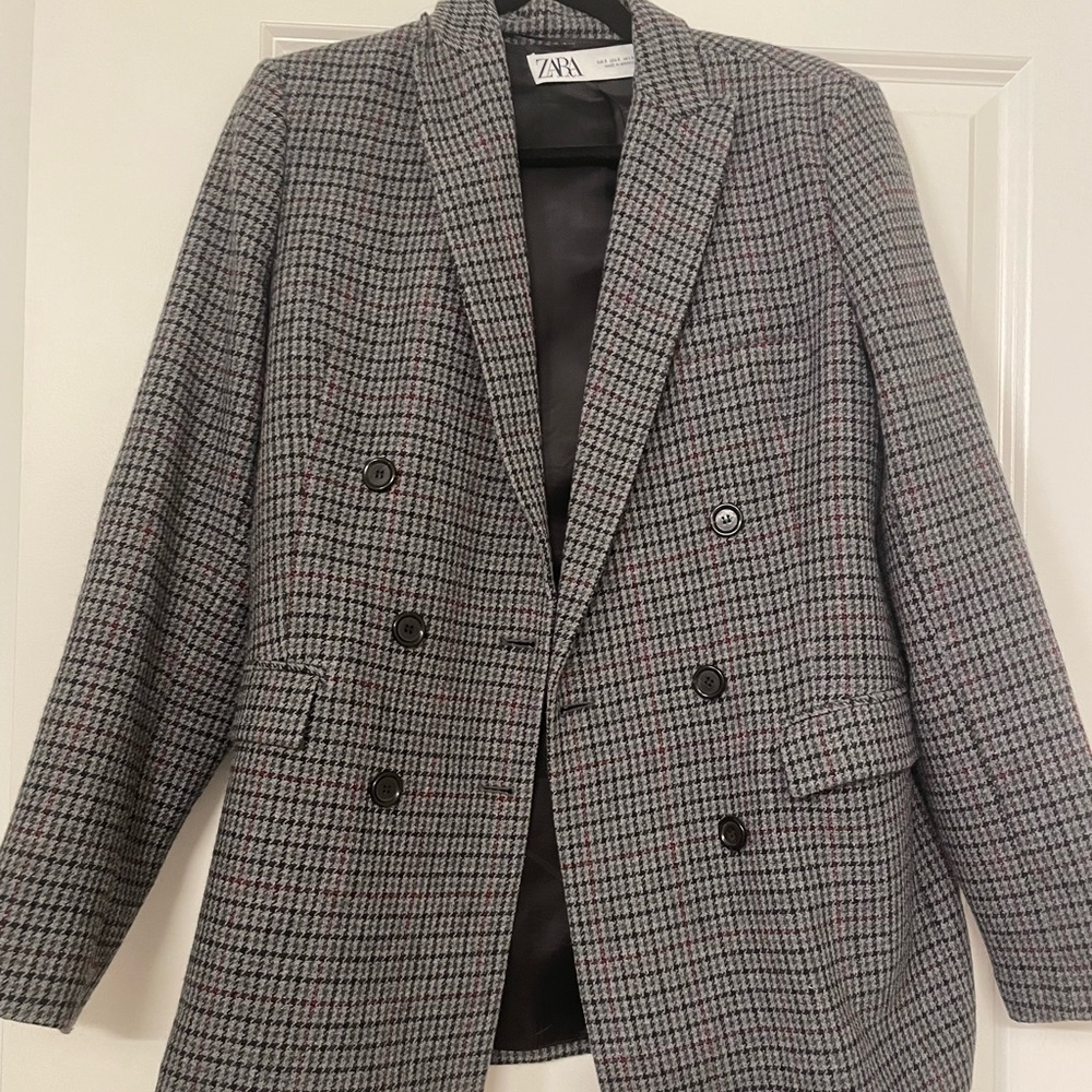 Hardly worn Zara Wool Blend Houndstooth Blazer (still looks brand new) Size S